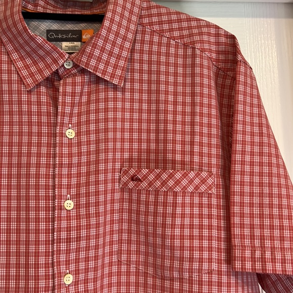 Quicksilver Red and White Plaid Button Up Men’s Large - Picture 6 of 12